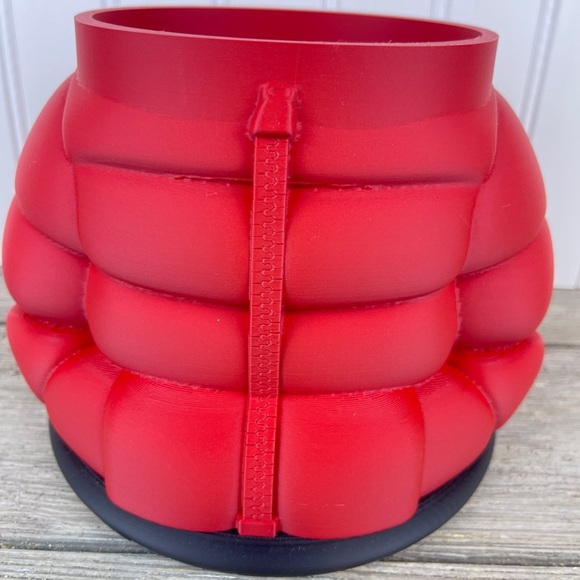 Quirky Puffy Jacket Planter Pot, Inflated Jacket Flower Pot, Indoor Planter Pot - Picture 3 of 9